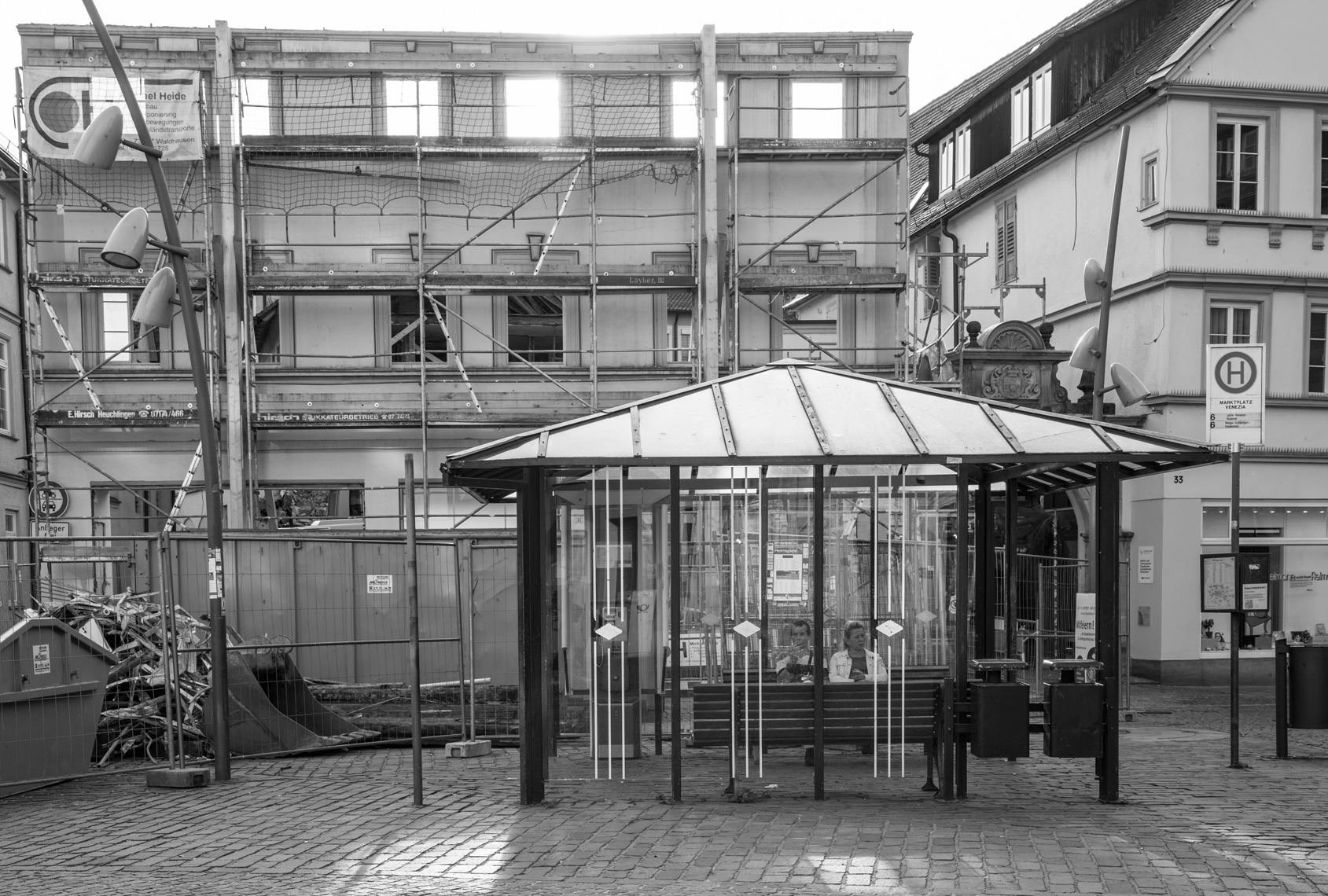 HOMELAND, Bus Stop